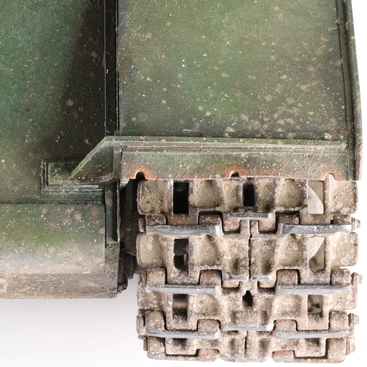 Bronco KV-122 model, close up of muddy tracks
