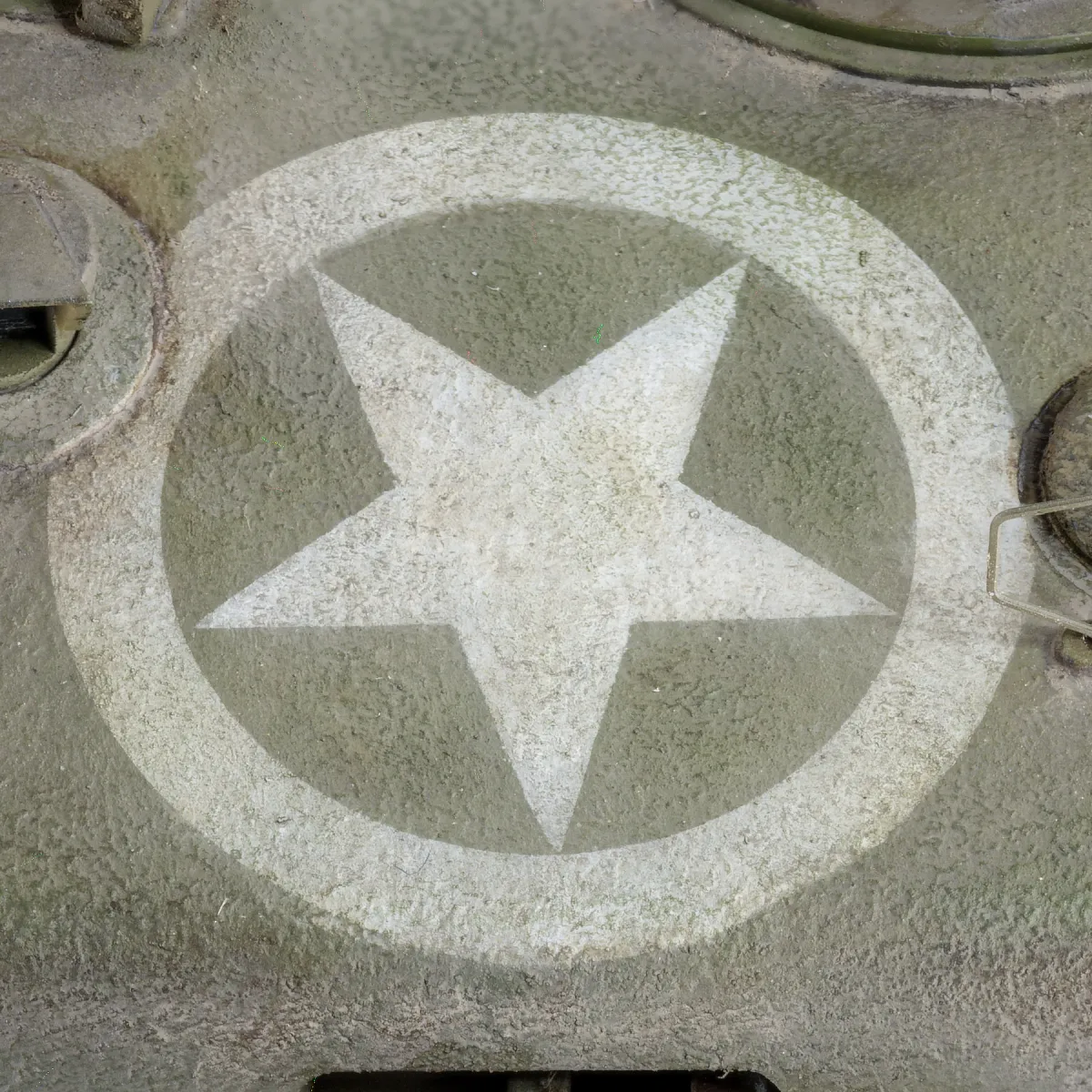 AFV Club Churchill AVRE MkIV, close-up of air recognition star on turret