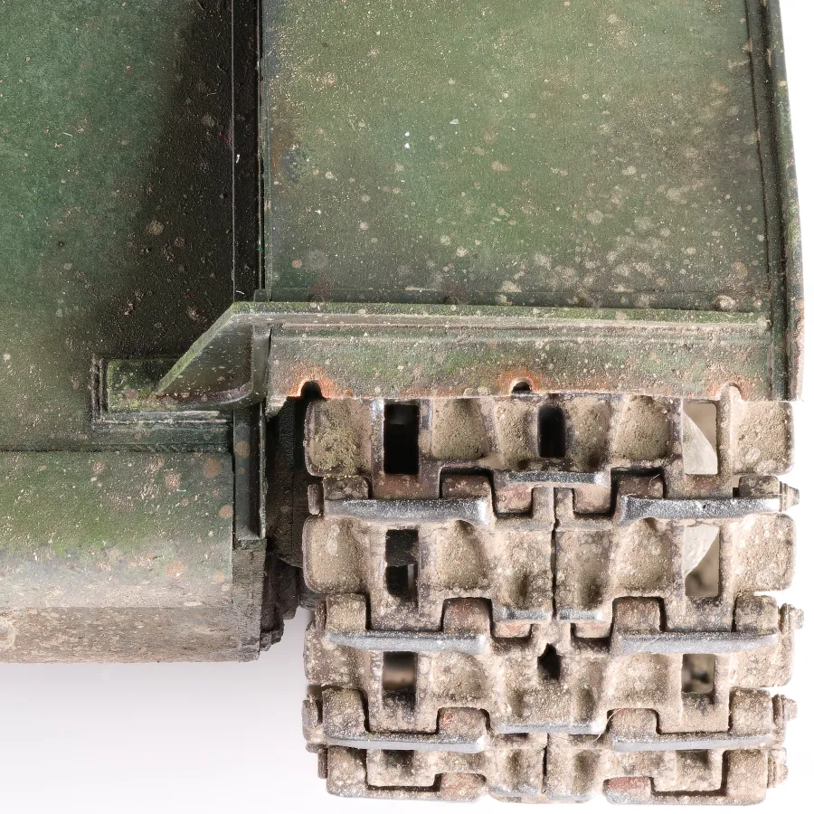 Bronco KV-122 model, close up of muddy tracks