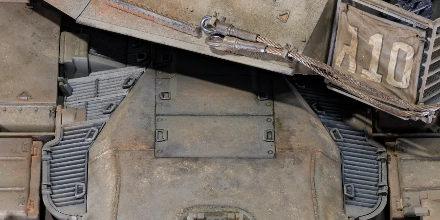 Meng Magach 6B model, engine cover close up