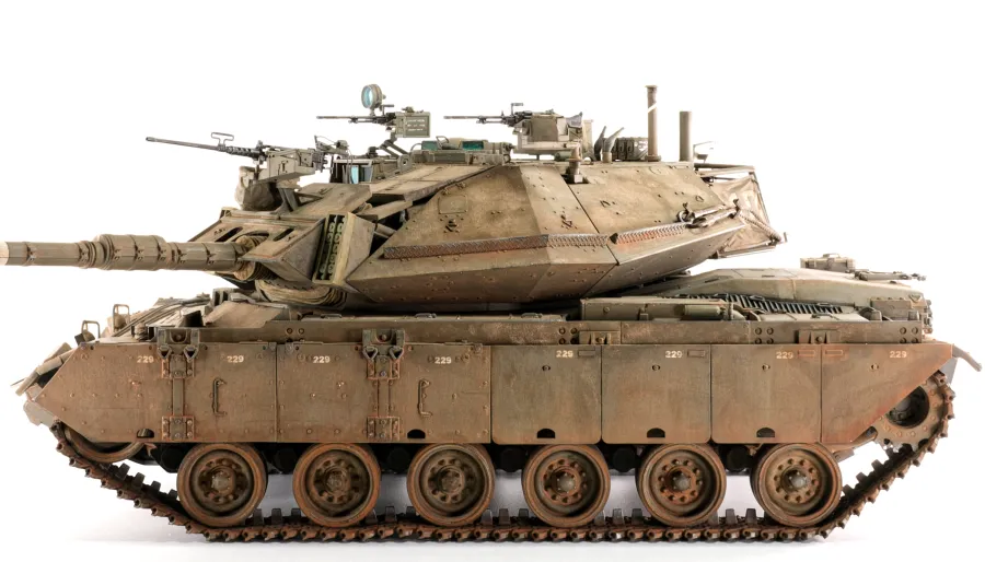 Meng Magach 6B model, left side