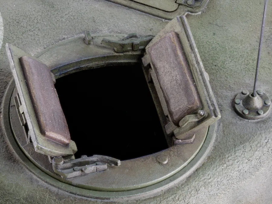 AFV Club Churchill AVRE MkIV commander's hatch